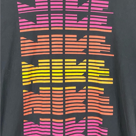 Men’s Nike Retro Looking Short Sleeve Black Graphic T-Shirt Size Extra Large - Picture 3 of 6